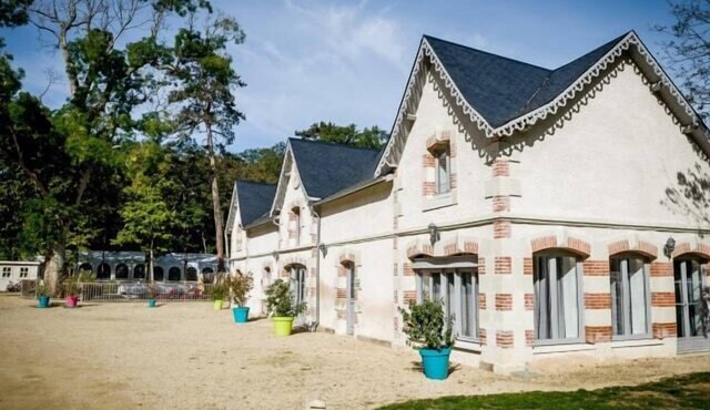 Tres Beau Gite de 8 Personnes à 15 min du Futuroscope