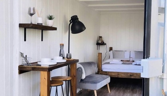 Trethowels Grey Hidden hut