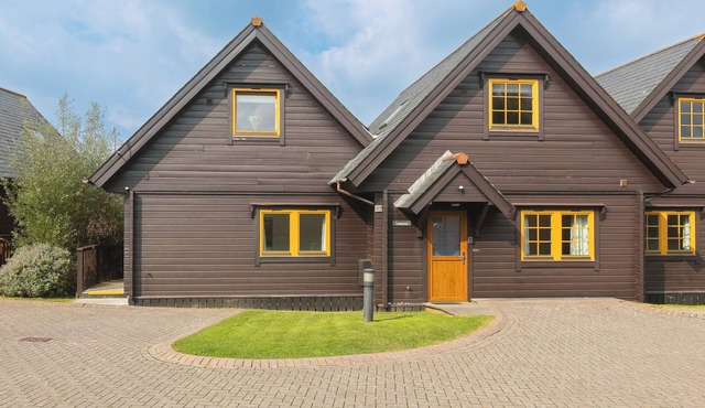 TREVAUNANCE, pet friendly, country holiday cottage in Portreath