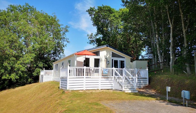 Trevellian - Spacious Scenic Lodge - Tranquil Retreat