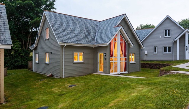 Trewhiddle Villa 18 - a trewhiddle that sleeps 7 guests in 4 bedrooms