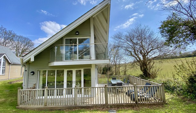 Trewhiddle Villa 17 - a trewhiddle that sleeps 7 guests in 4 bedrooms