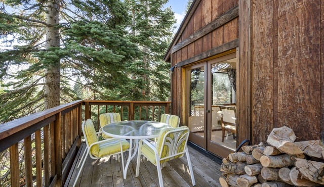 Tri-Level Dog Friendly Mountain Home - VH 142 by Bear Valley Vacation Rentals