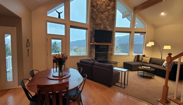 Tri-Ski Chatou; centerered between 3 ski reaorts. No cleaning fee.