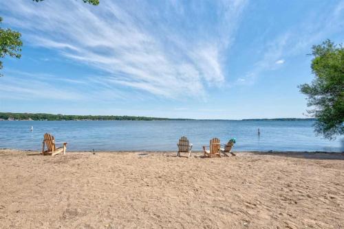 Triboji Beach Club Cottage off West Lake Okoboji