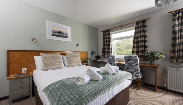 Tricky's @ Tolgus, Redruth - Family Room -Free Wifi & Parking - Accessible Room