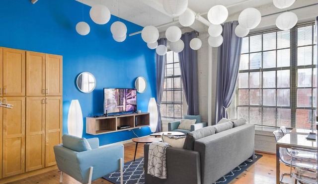 Trifecta 2BR Free Parking Modern Superhost