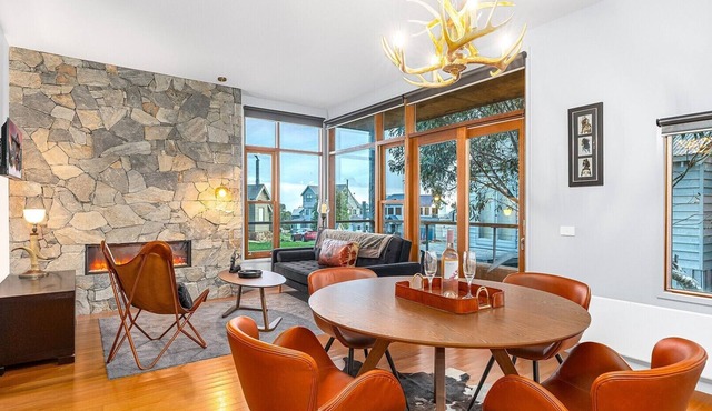 Triggerplant 1 - Dinner Plain