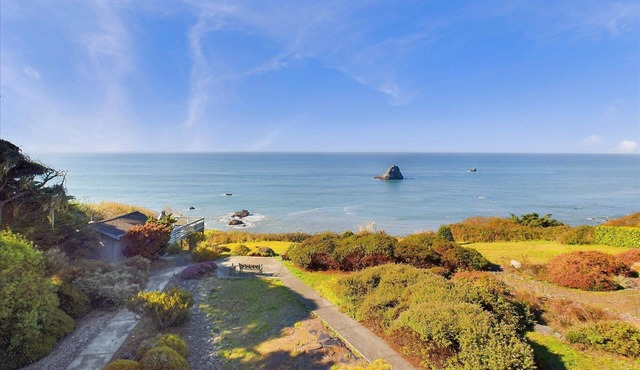 Trinidad Vacation Rental Sleeps 4