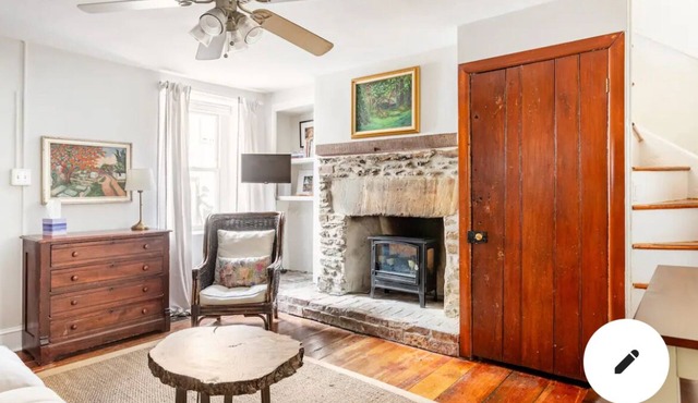 Trinity Cottage in Manayunk, Walk to Main Street, in the heart of Manayunk