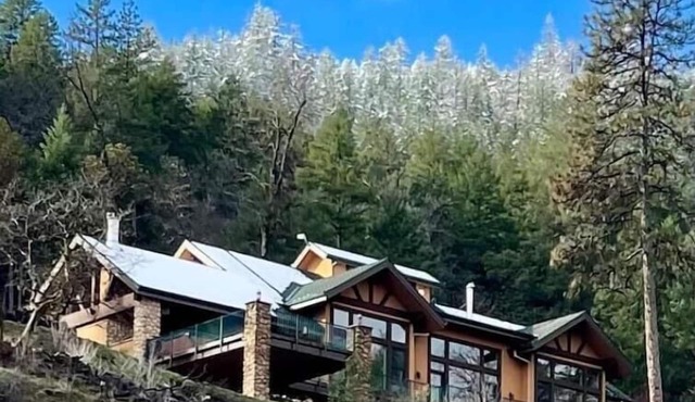 Trinity River Estate