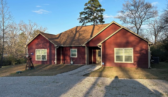 Trinity River Front home with gorgeous views! Pet Friendly