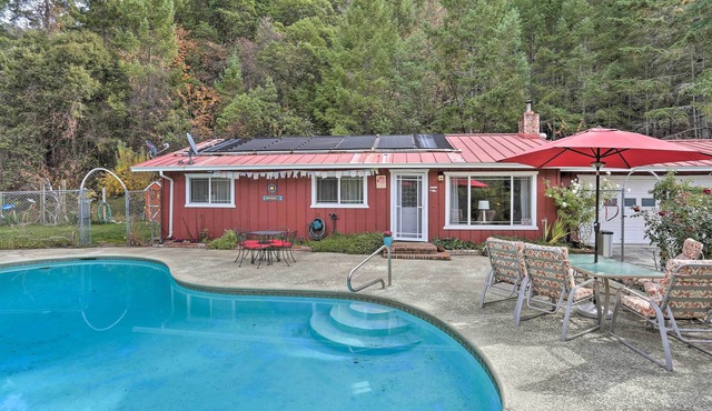 ‘Trinity River Rose’ w/ Saltwater Pool & Fire Pit!