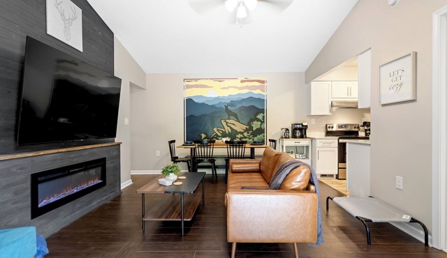 Trio Luxe Mountainside Oasis