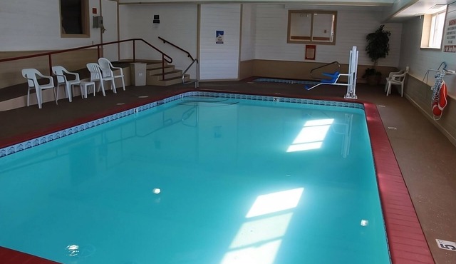 Trip to Oregon On The Budget! Indoor Pool, Pets Allowed, Free Breakfast