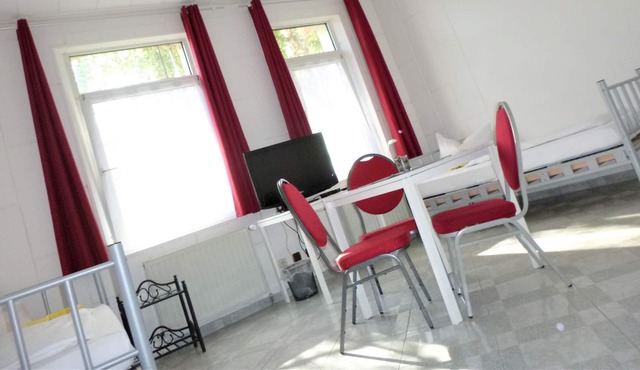 Triple room-Basic-Shared Bathroom-Zi 1-4-5-6-9 in Nürnberg