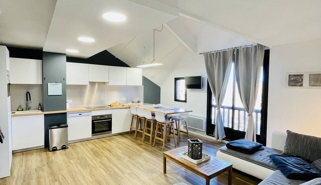 TRIPLEX SLEEPS 8 - BONASCRE AX LES THERMES