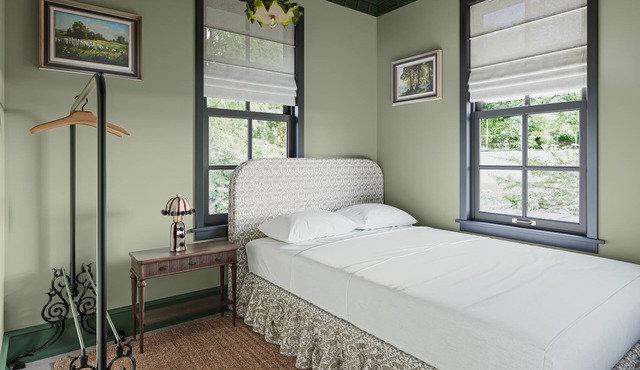 Trois: Larkspur - Upscale 2 Bedroom Villa at Petite Acres