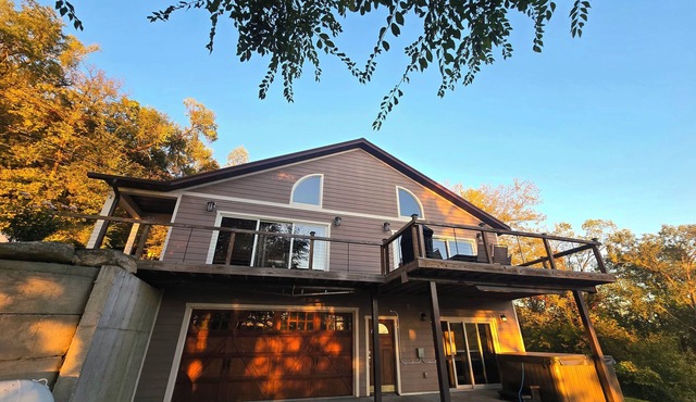 Trophy Ridge Lodge - 4 bed/3 bath- outdoor hot tub- Game room
