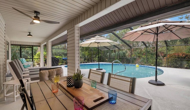 ⚓ Tropic House! Spacious private tropical oasis with heated pool!⚓