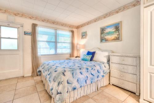 Tropic Terrace Suite #16 - Beachfront Resort