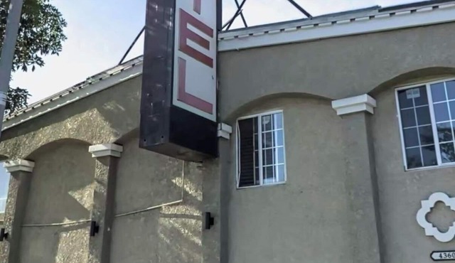 Tropic west Motel