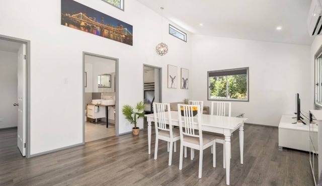 Tropical 2 bedroom home with Pool and Sauna