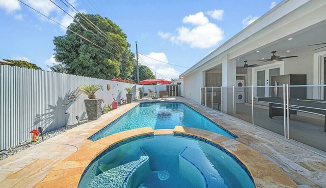 Tropical 3BR Miami Getaway – Pool & Prime Location
