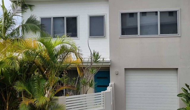 Tropical Balinese Retreat townhouse, Unwind and relax