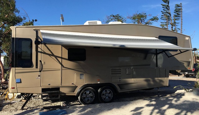 Tropical Caribbean Paradise with pool!
