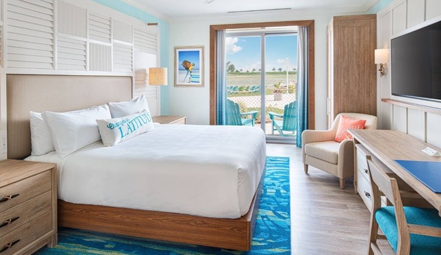 Tropical Charm Awaits in this Private Room w/Relaxed Decor Near Kansas Speedway