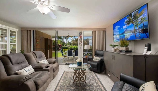 Tropical condo with pools, lanai & BBQ