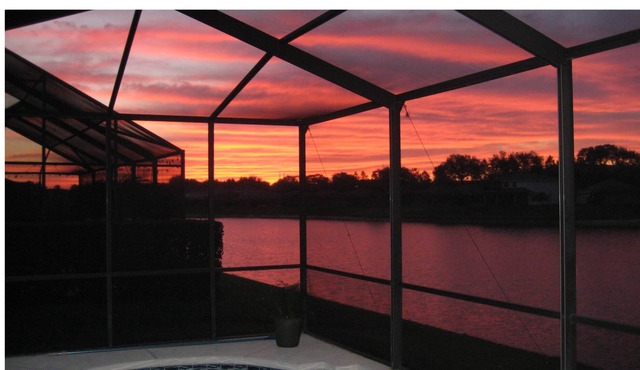 Tropical, Cozy Lakefront Villa! Private pool; 5 mins to Disney; Gated Community!