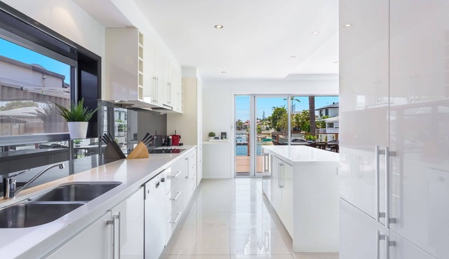 Tropical Dreaming (Heated Pool)