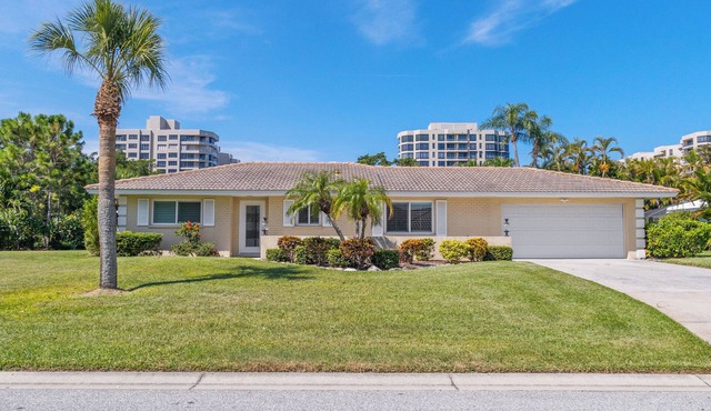 Tropical Escape–Private Pool Home Near the Sand Hy Tee on Longboat Key by RVA