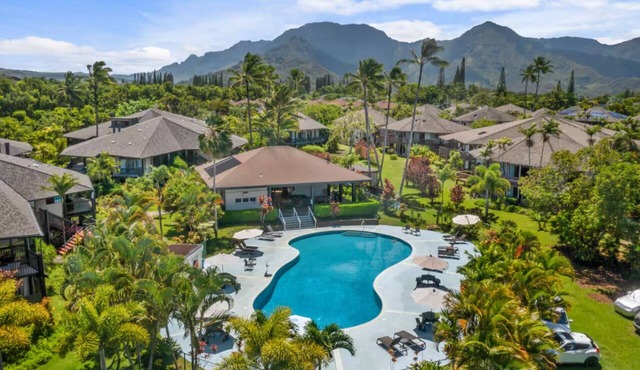 Tropical Garden Condo with AC and pool