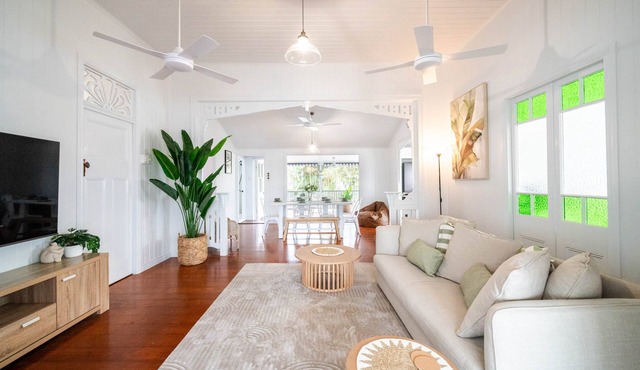 Tropical getaway 10 min to city