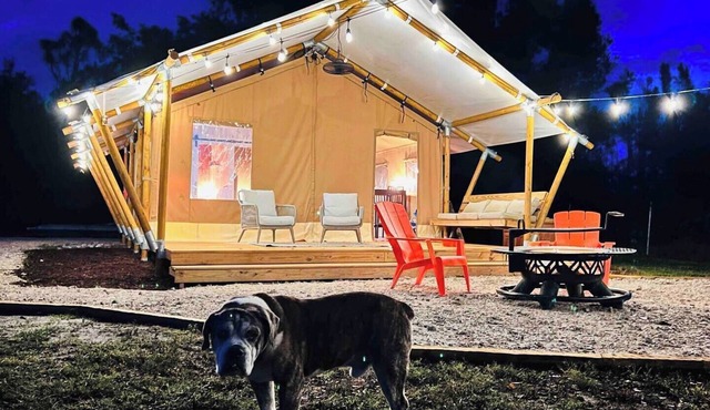 Tropical Glamping with Hot Tub