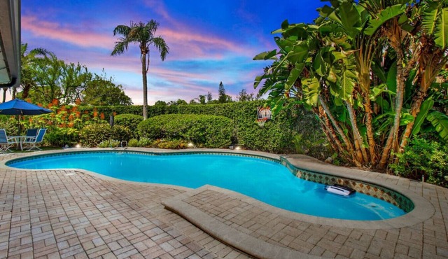 Tropical Haven: Private Pool, Hot Tub, and Bliss