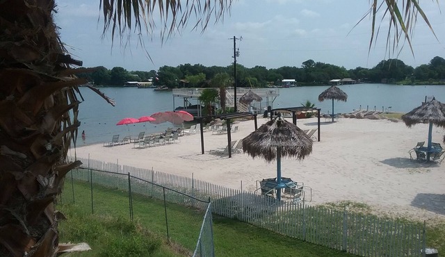 Tropical Hideaway nA GREAT GETAWAY TO HAVE FUN IN THE ☀