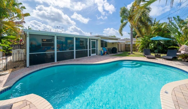 Tropical Home-Seaside w Heated Saltwater Pool