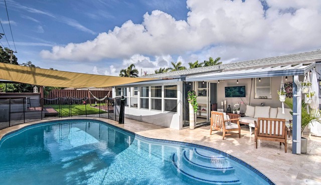 Tropical Home w/Outdoor Oasis: 2 Mi to Beach
