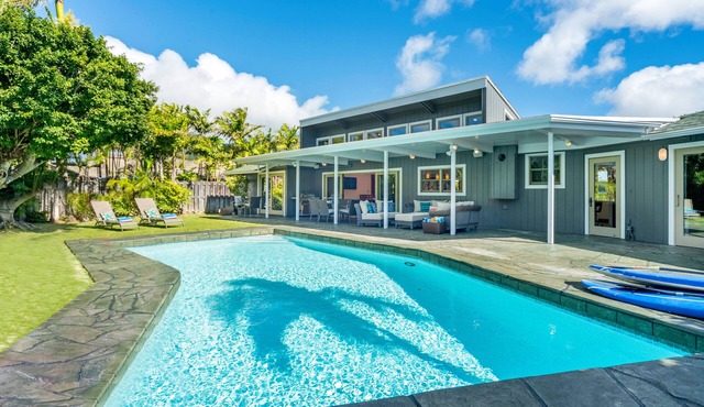 Tropical Home w/Pool, Yard, Outdoor Lanai for Entertaining & A/C. Hale Niuiki