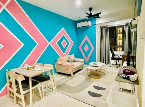 Tropical Home1BedRoomHorizonSuitesSunsuriaCitySepang KLIAWi-lFiNetflixFree Parking