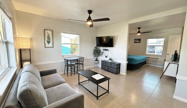 Tropical King Cottage with Heated Pool & Full Kitchen - Near Beach!