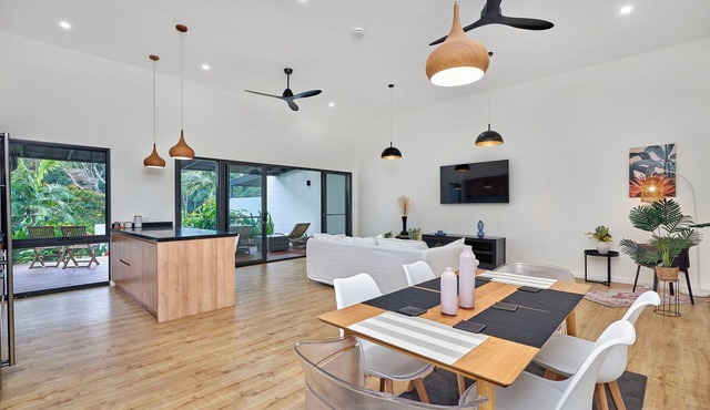 Tropical Kuranda Modern Retreat