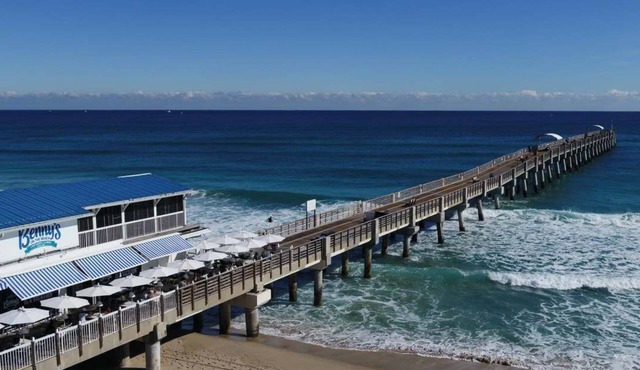 Tropical Maritime 1.5 mi to beach & 0.3 mi to downtown