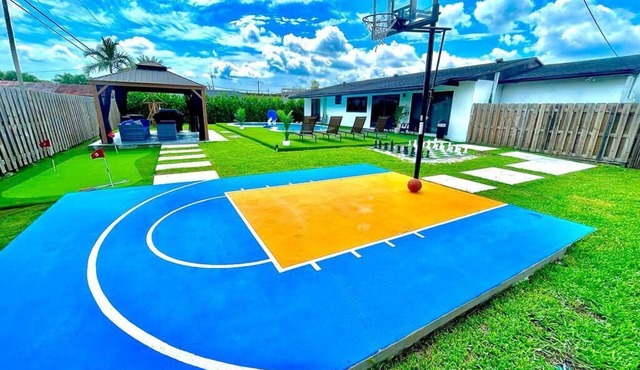 Tropical Miami/Heated pool/Basketball Court/Pin Pong Table/Patio Chess/Mini Golf