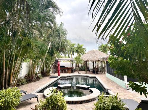 Tropical Oasis 10th