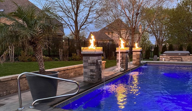 Tropical oasis 6000 ft.² estate just 30 minutes from downtown Chicago